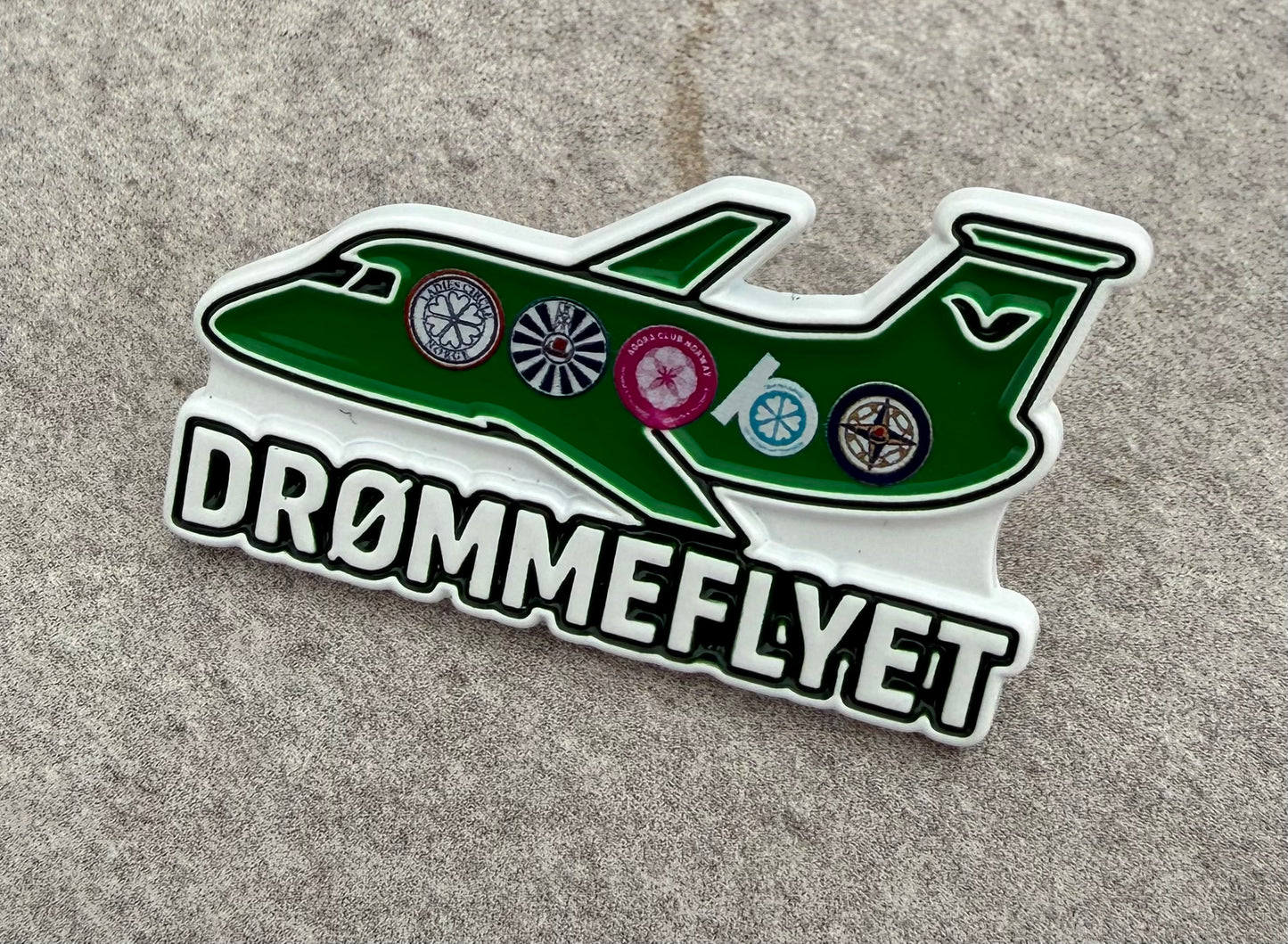 Årets Charity Pins